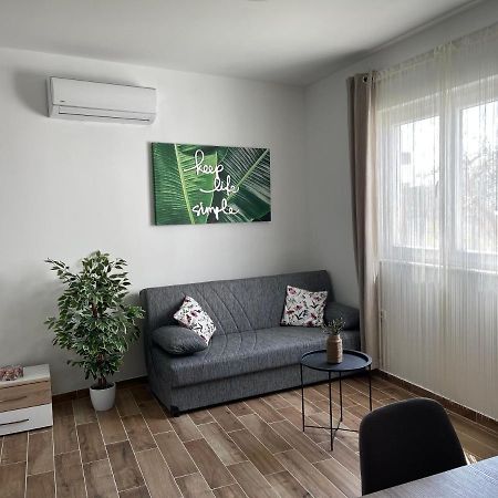 Apartman Solin 2, Parking Apartment Exterior photo