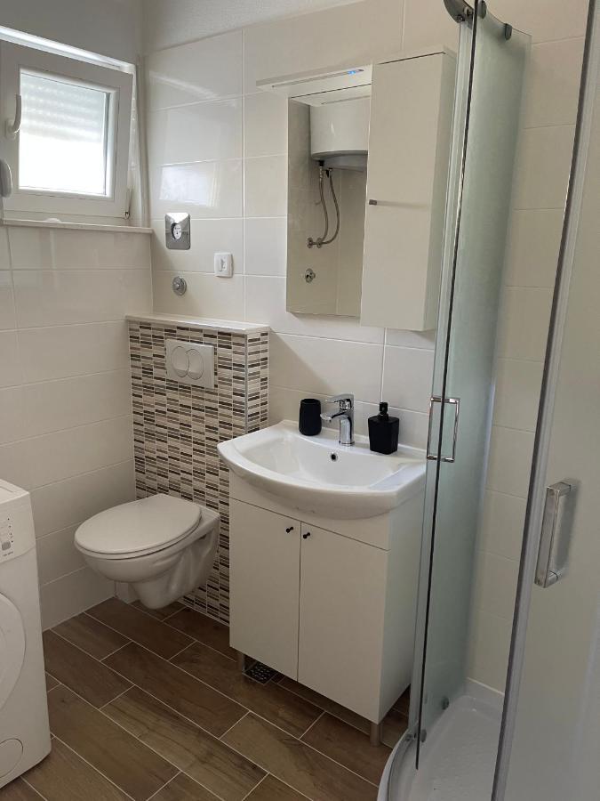 Apartman Solin 2, Parking Apartment Exterior photo
